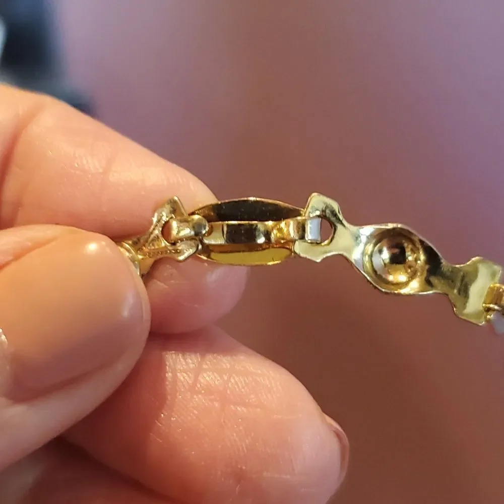 Vintage Choker from 1950's! Sandstone and Gold tone! EXCELLENT CONDITION